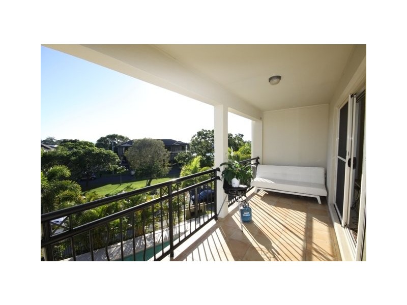 11/4 Oleander Avenue, Biggera Waters QLD 4216