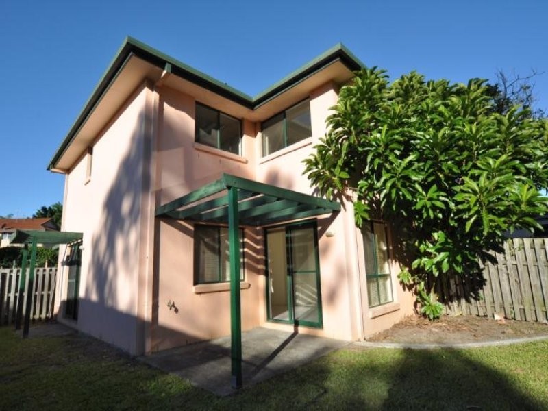 2/104 Greenacre Drive, Parkwood QLD 4214