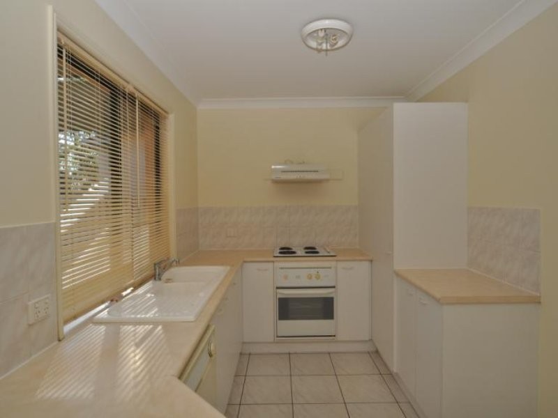 2/104 Greenacre Drive, Parkwood QLD 4214