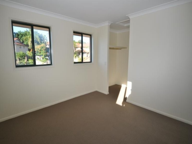 2/104 Greenacre Drive, Parkwood QLD 4214