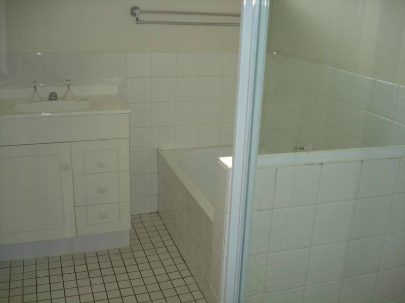 73 Studio Drive, Oxenford QLD 4210