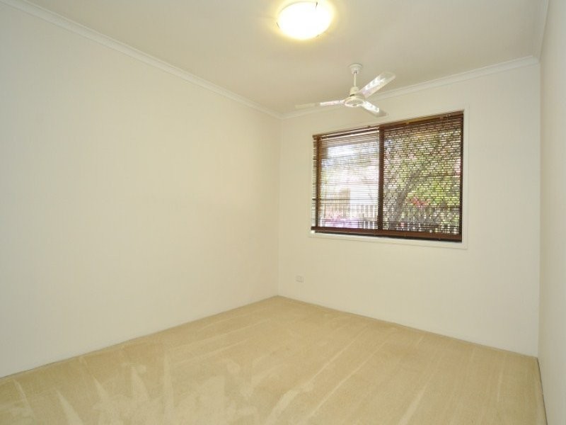 1/51 Government Road, Labrador QLD 4215