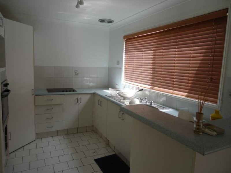 6/14 Liam Court, Labrador QLD 4215