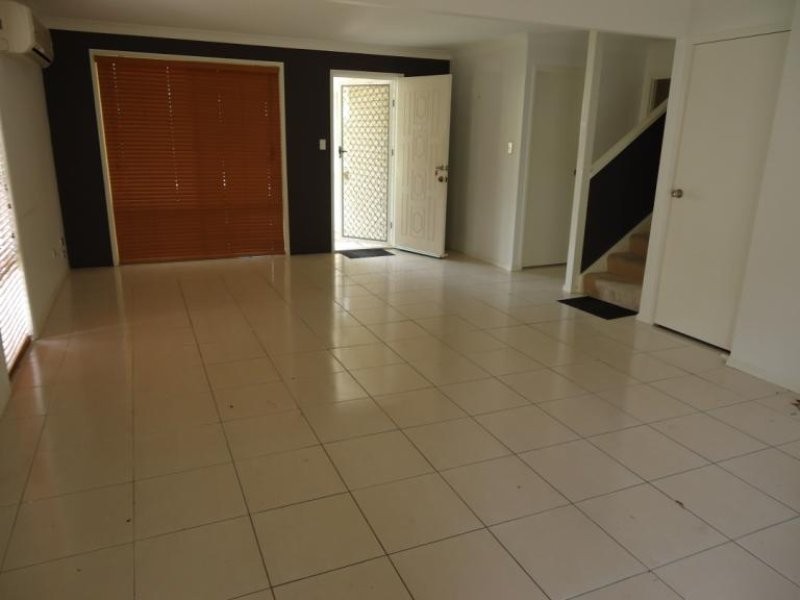 6/14 Liam Court, Labrador QLD 4215