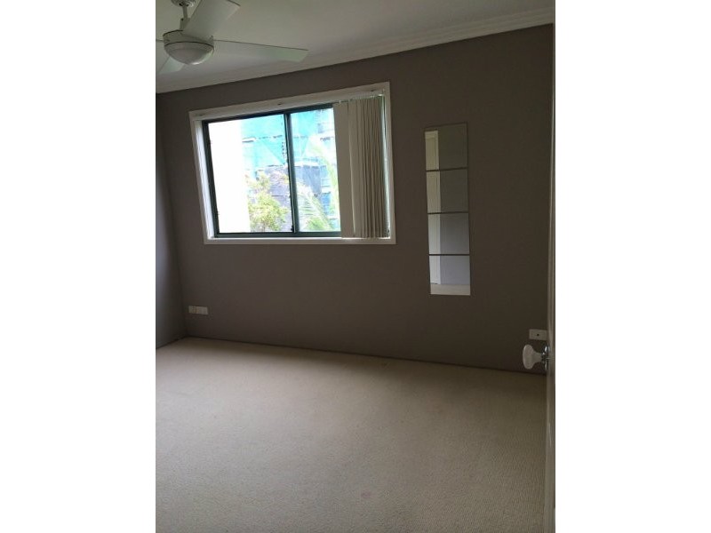 2/3 Bradford Street, Labrador QLD 4215