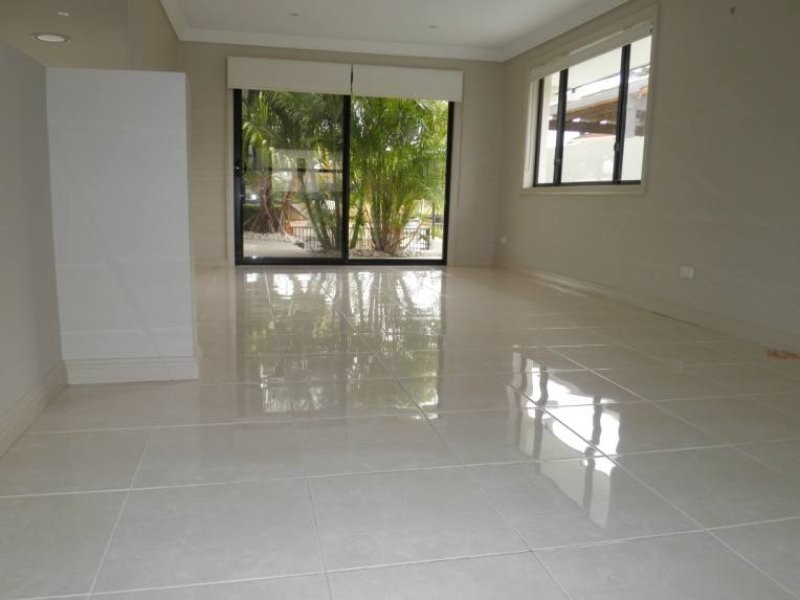 8 Marco Polo Place, Hollywell QLD 4216