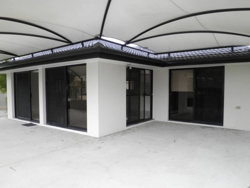 8 Marco Polo Place, Hollywell QLD 4216