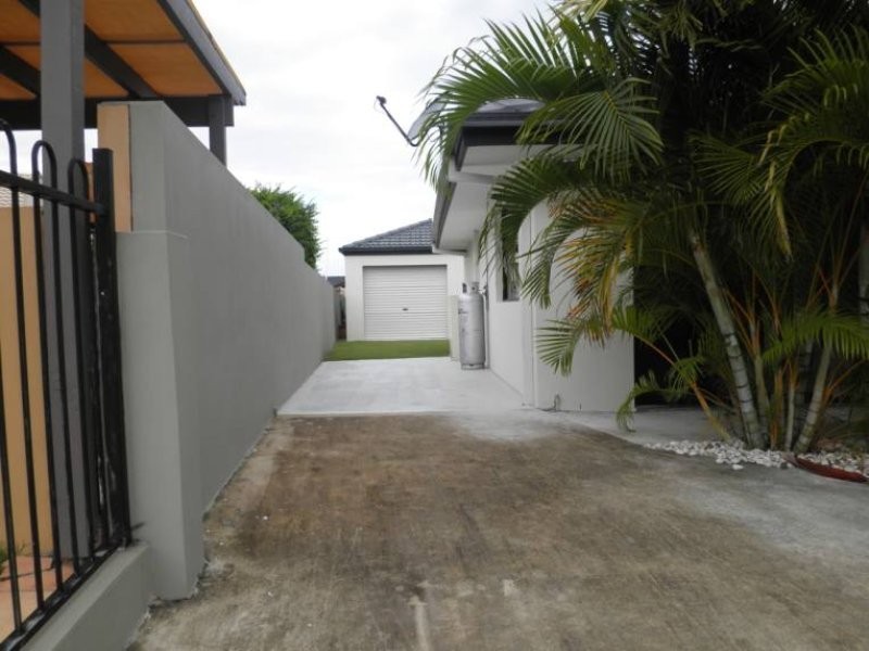 8 Marco Polo Place, Hollywell QLD 4216