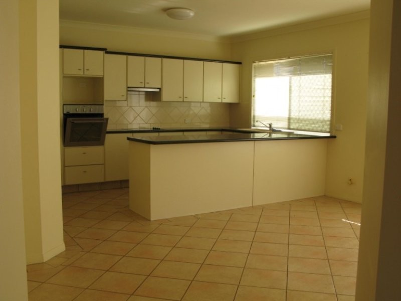 10 Abby Crescent, Ashmore QLD 4214