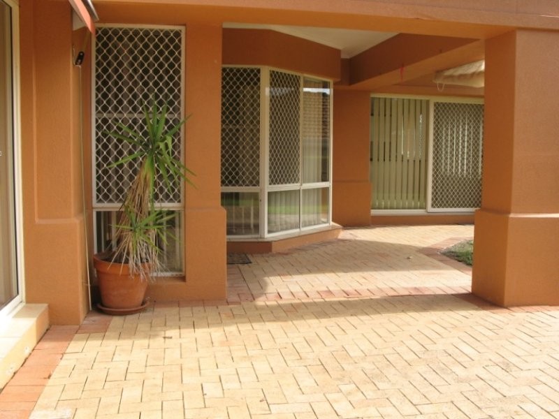 10 Abby Crescent, Ashmore QLD 4214