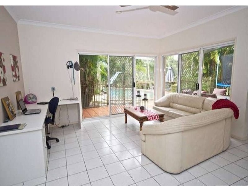 50 Fitzalan Circuit, Arundel QLD 4214