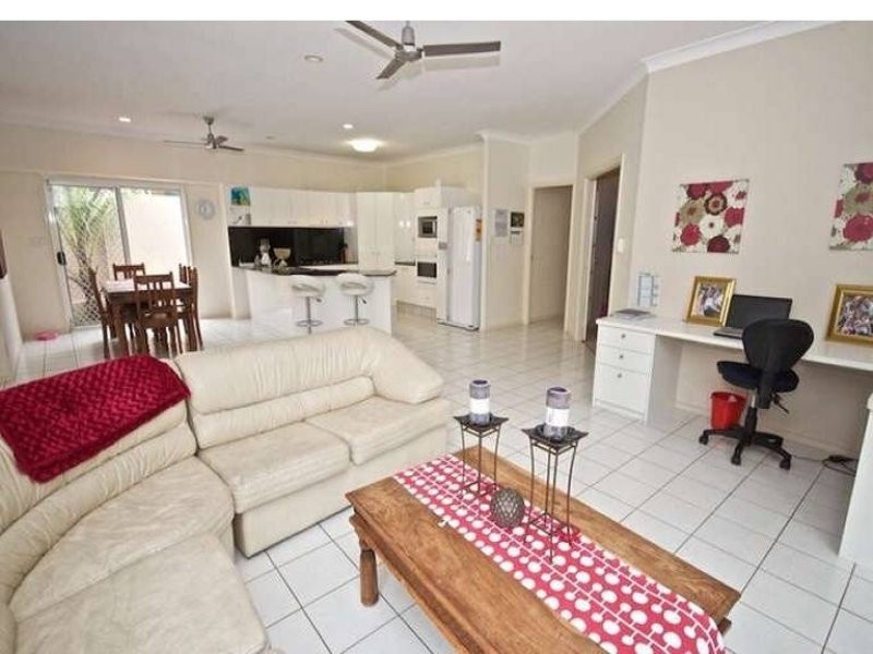 50 Fitzalan Circuit, Arundel QLD 4214