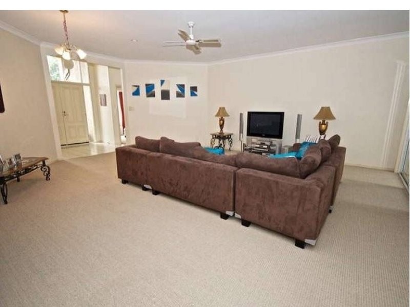 50 Fitzalan Circuit, Arundel QLD 4214