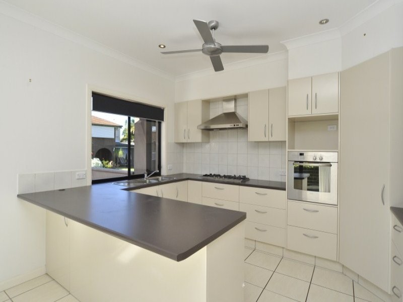 2/2 Tecona Avenue, Hollywell QLD 4216