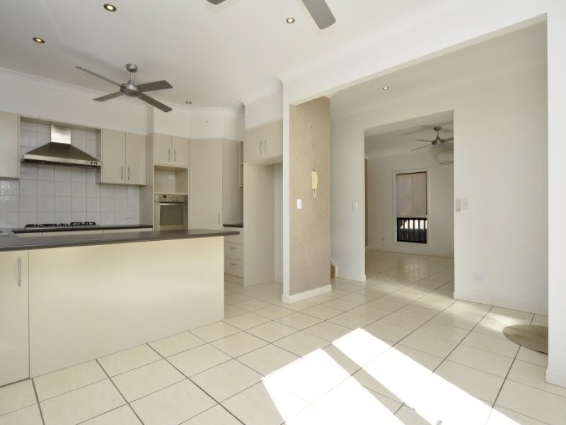 2/2 Tecona Avenue, Hollywell QLD 4216