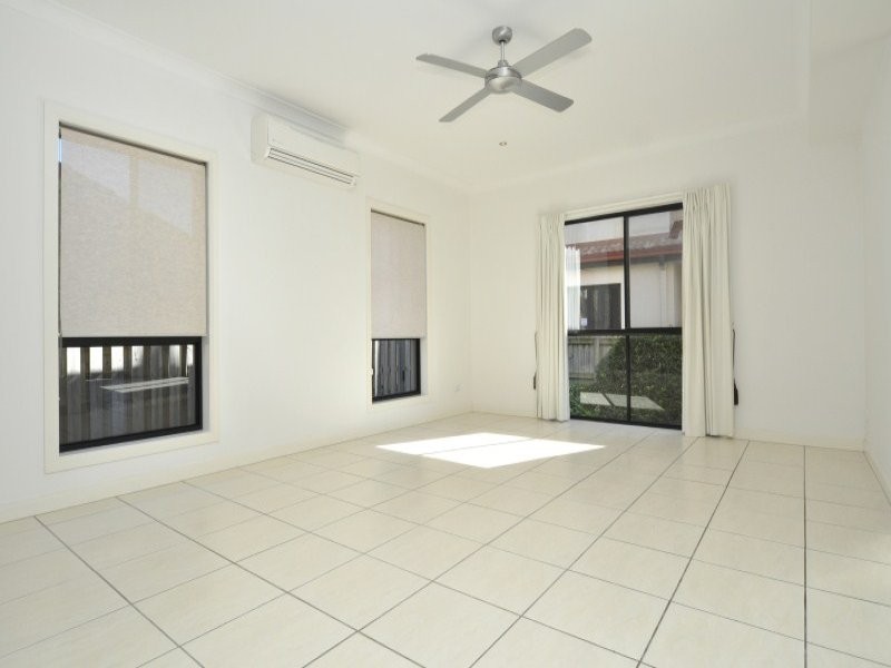 2/2 Tecona Avenue, Hollywell QLD 4216