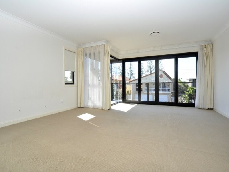 2/2 Tecona Avenue, Hollywell QLD 4216