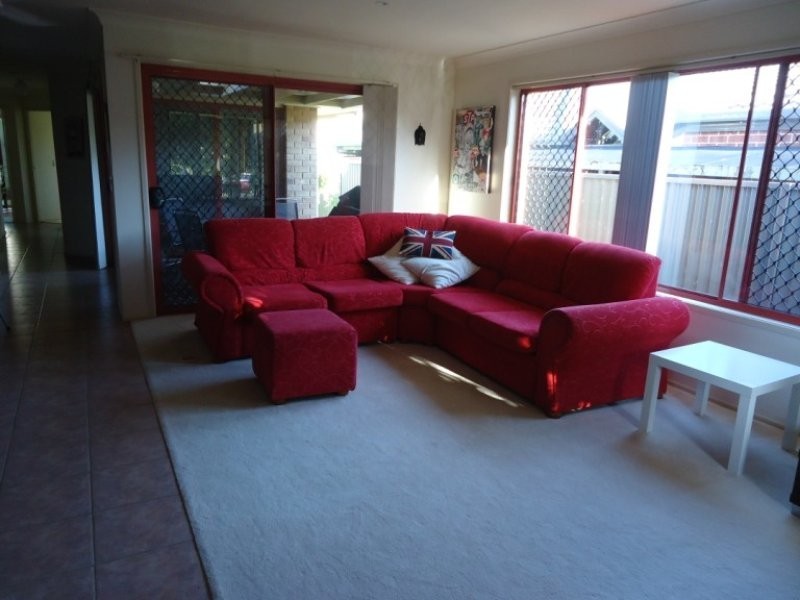 2/7 Lucas Place, Labrador QLD 4215