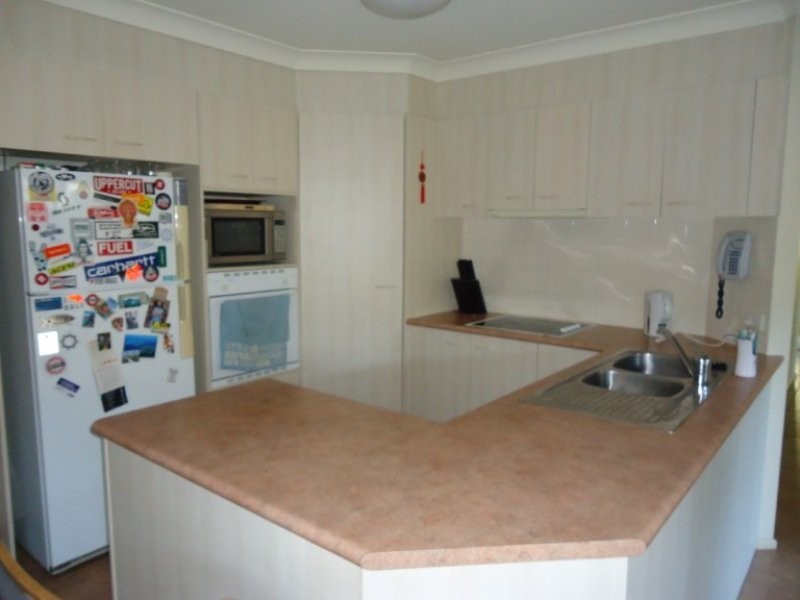 2/7 Lucas Place, Labrador QLD 4215