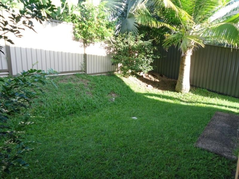 2/7 Lucas Place, Labrador QLD 4215