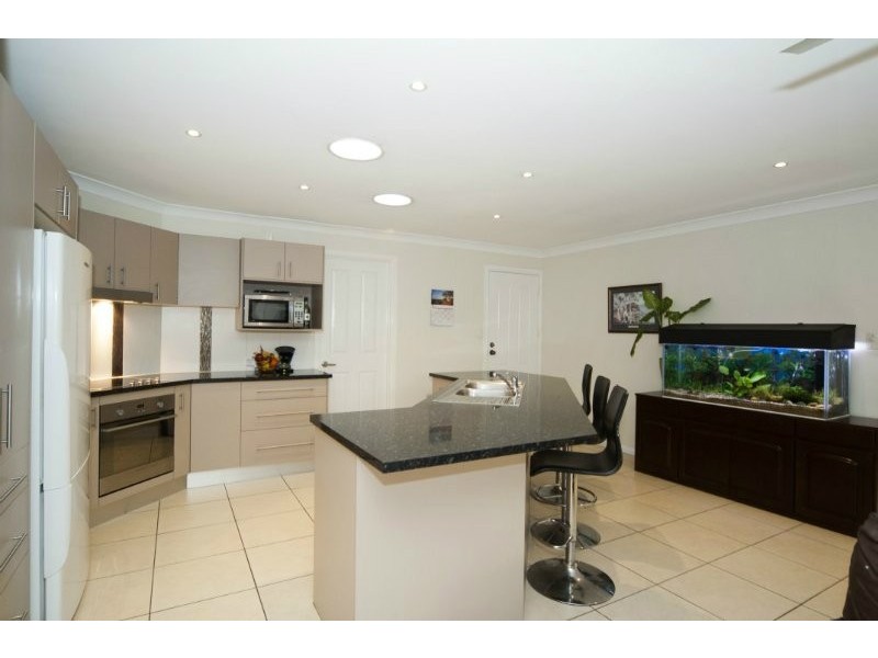 2 Putter Place, Arundel QLD 4214