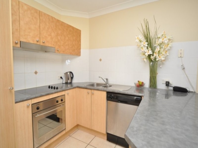 3/89 Bayview Street, Runaway Bay QLD 4216