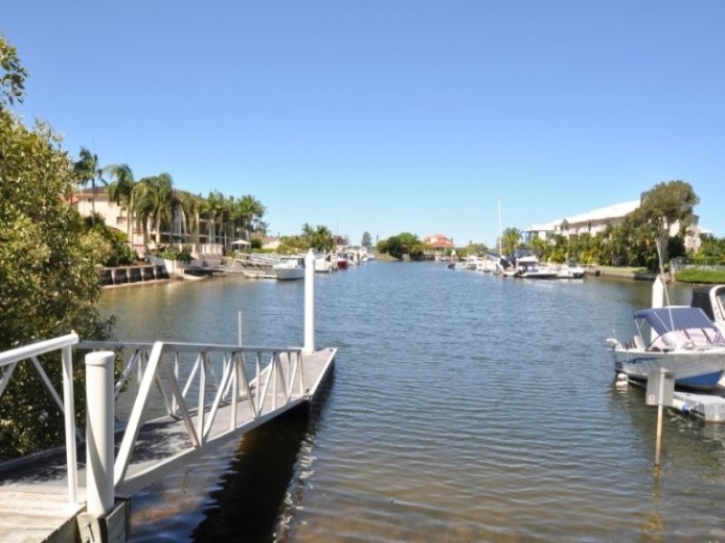 3/89 Bayview Street, Runaway Bay QLD 4216