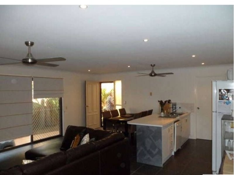 1/49 Morinda Way, Labrador QLD 4215