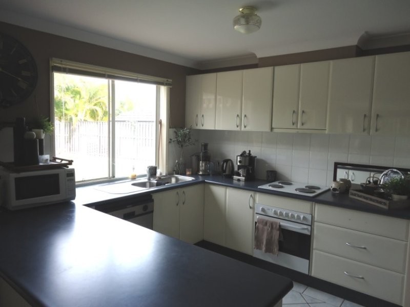 16 Brittany Drive, Oxenford QLD 4210