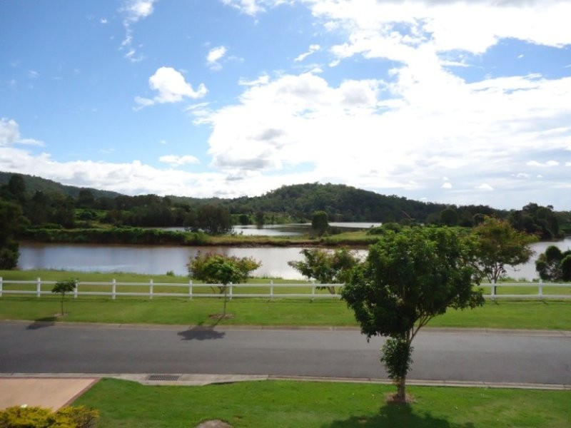 16 Brittany Drive, Oxenford QLD 4210