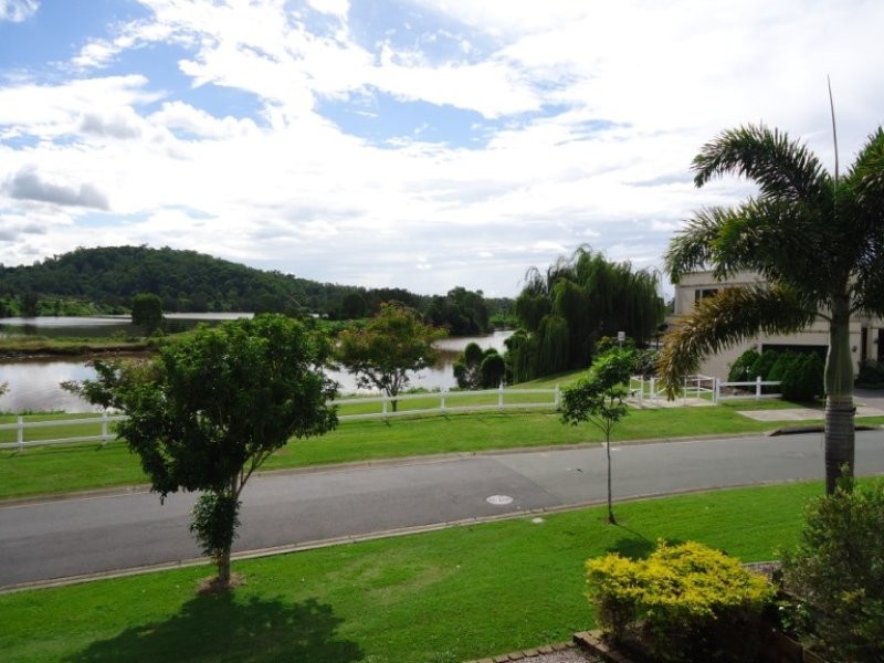 16 Brittany Drive, Oxenford QLD 4210