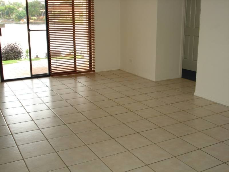 76 Burrendong Road, Coombabah QLD 4216