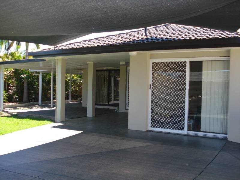 9 Barrine Crescent, Coombabah QLD 4216