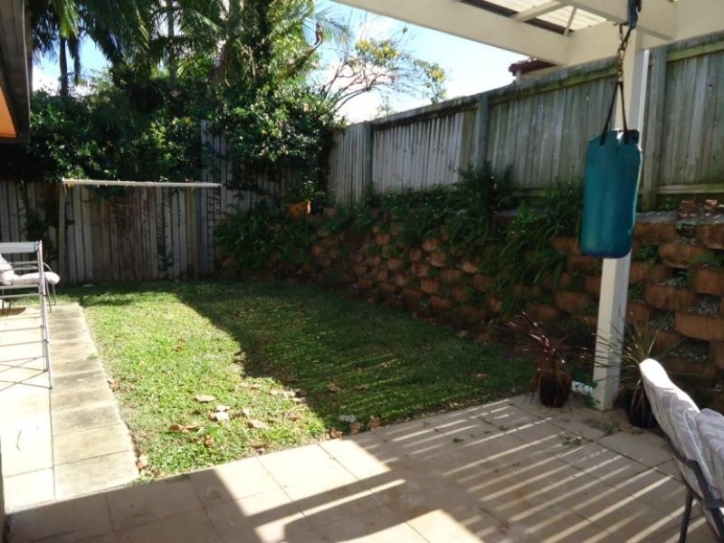 2/5 Orkney Place, Labrador QLD 4215