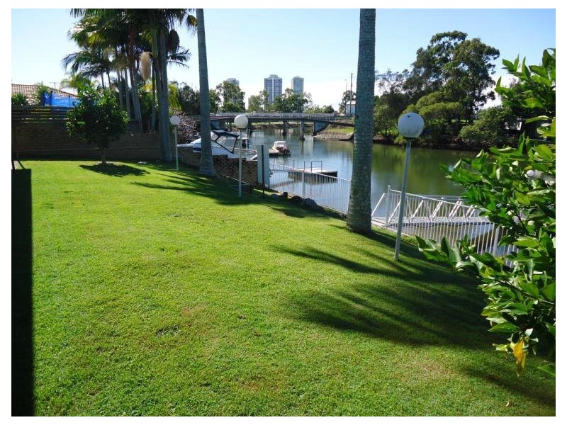 8 Clipper Court, Biggera Waters QLD 4216