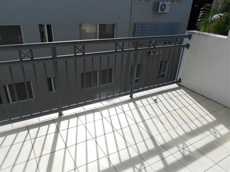 6/129 Muir Street, Labrador QLD 4215