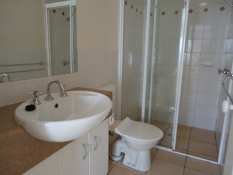 6/129 Muir Street, Labrador QLD 4215