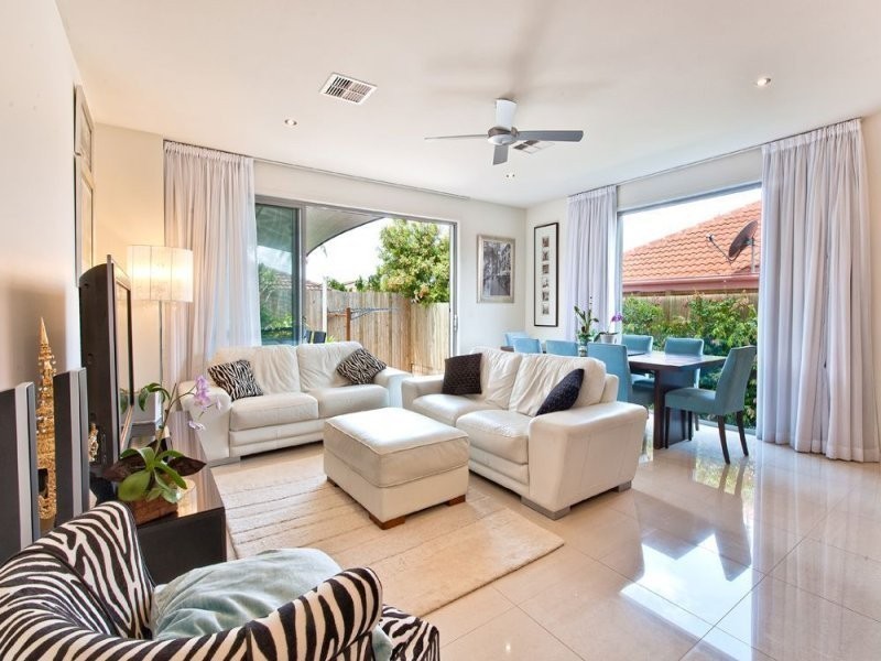 1/15 Teal Avenue, Paradise Point QLD 4216