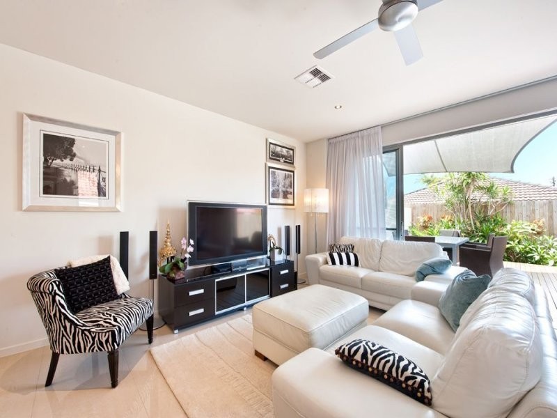 1/15 Teal Avenue, Paradise Point QLD 4216