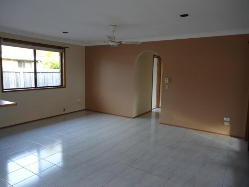 26 Tradewinds Avenue, Paradise Point QLD 4216