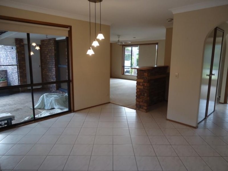 26 Tradewinds Avenue, Paradise Point QLD 4216