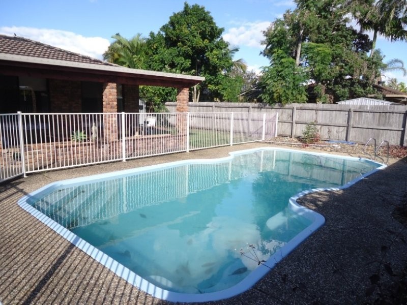 26 Tradewinds Avenue, Paradise Point QLD 4216