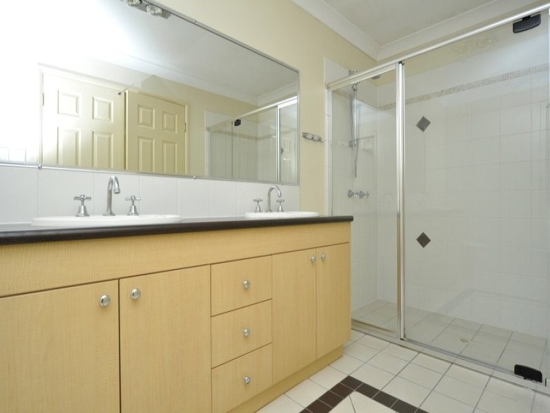 5 Watergum Parade, Molendinar QLD 4214