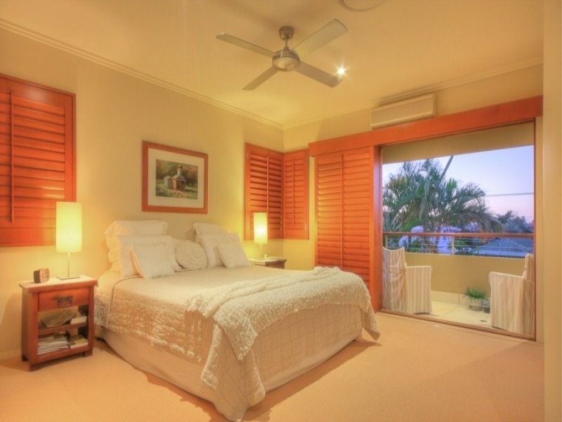2/20 Rouen Avenue, Paradise Point QLD 4216