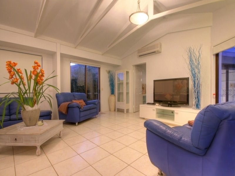 5 Torio Place, Runaway Bay QLD 4216