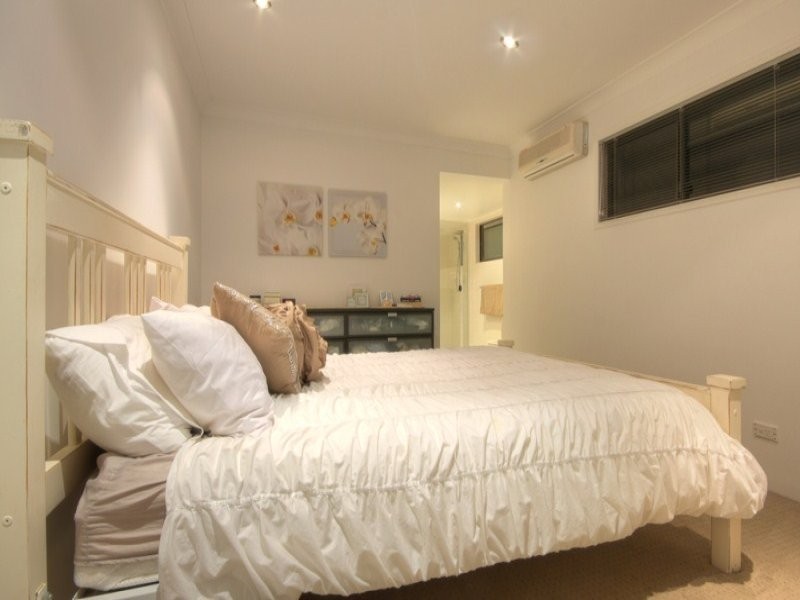 5 Torio Place, Runaway Bay QLD 4216