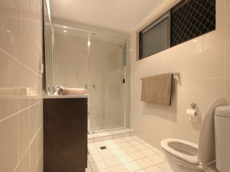 5 Torio Place, Runaway Bay QLD 4216