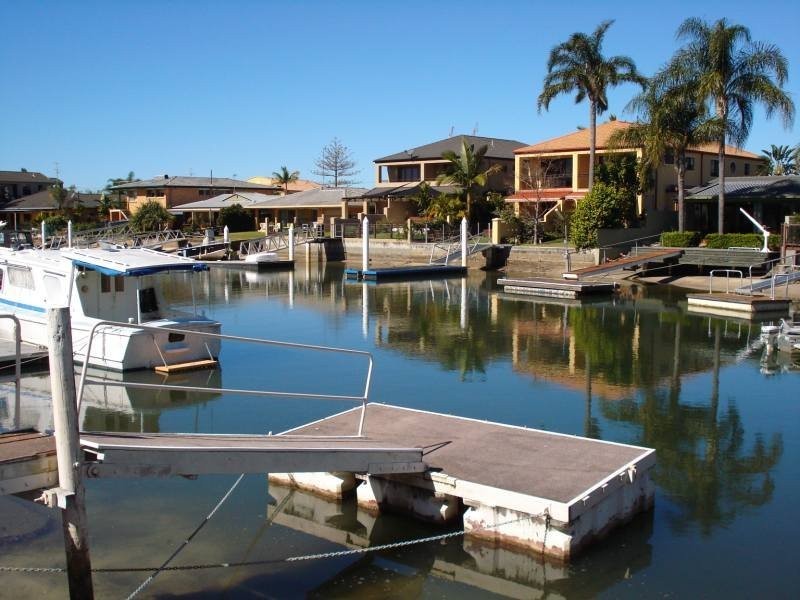 8 Annoula Avenue, Biggera Waters QLD 4216