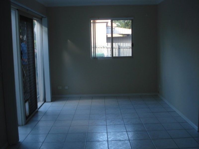 8 Annoula Avenue, Biggera Waters QLD 4216