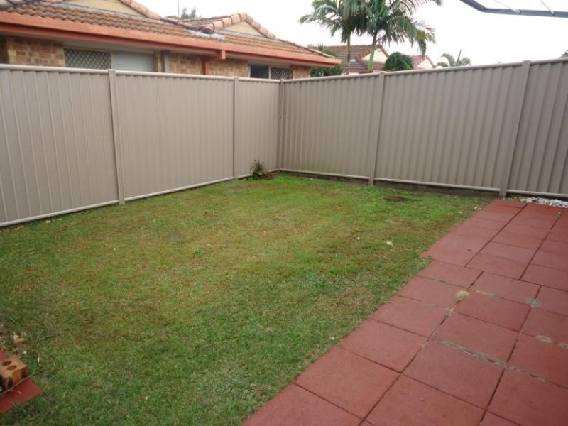 2/122 Oxley Drive, Paradise Point QLD 4216